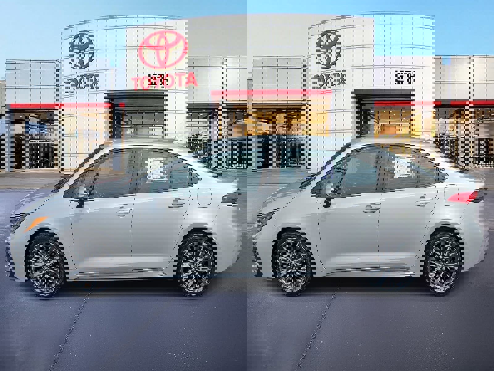 Used 2021 Toyota Corolla SE image 8