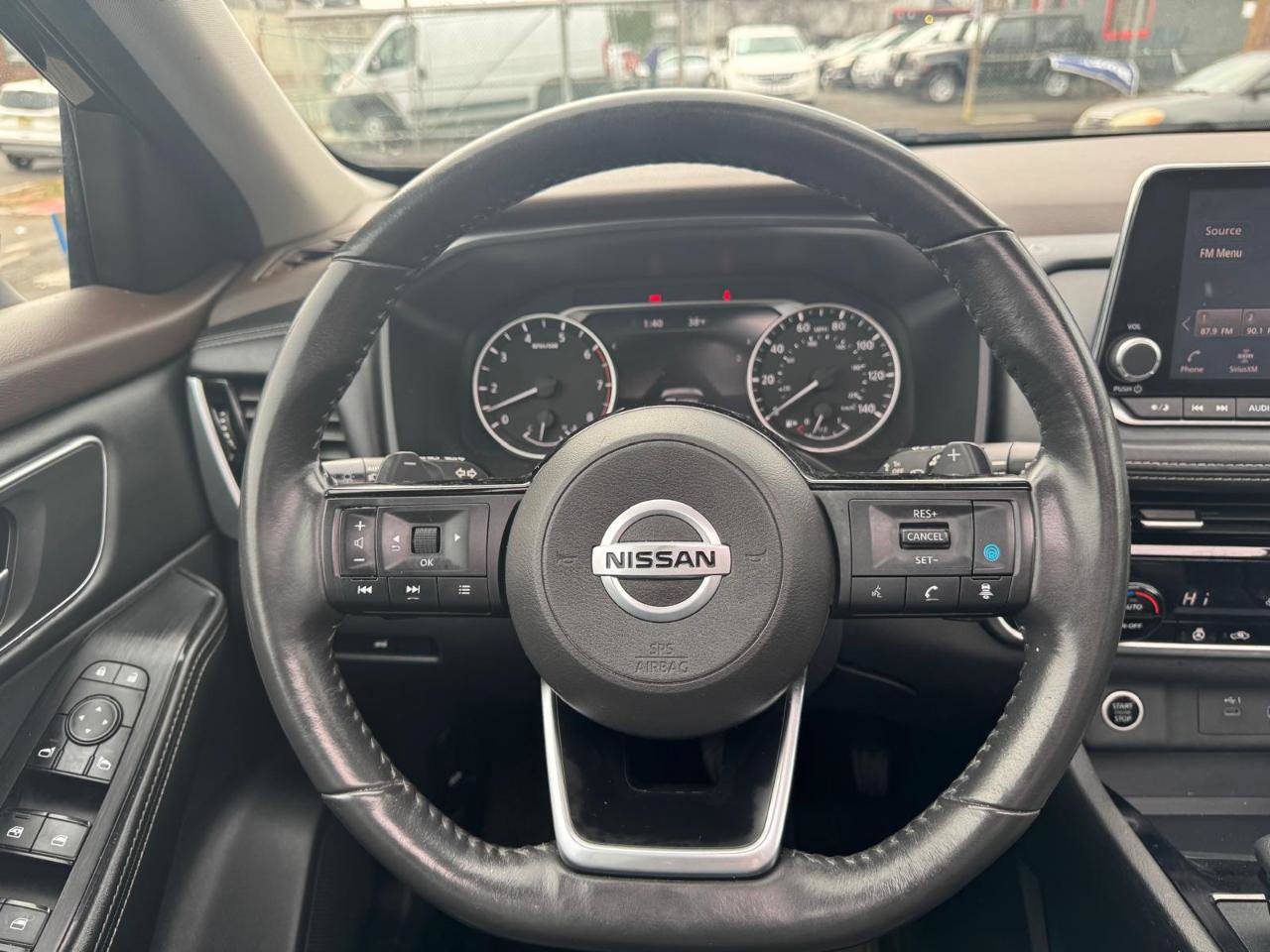 Used 2021 Nissan Rogue SV w/ Premium Package image 16
