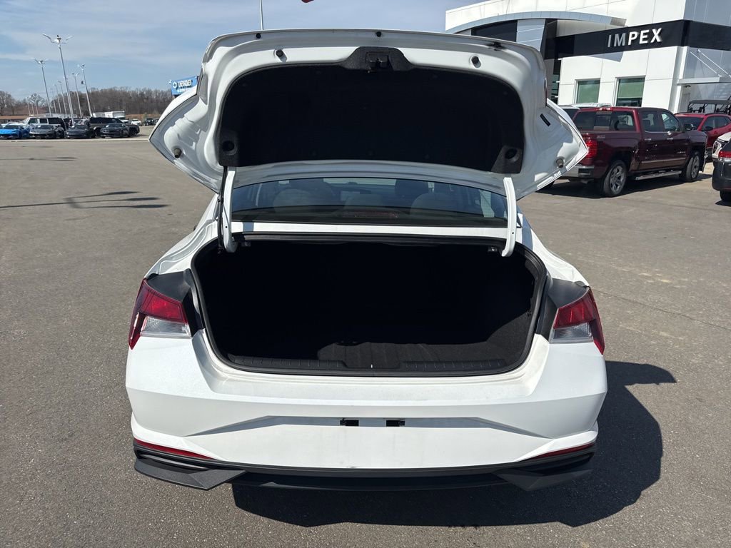 Used 2023 Hyundai Elantra SEL w/ Convenience Package image 28