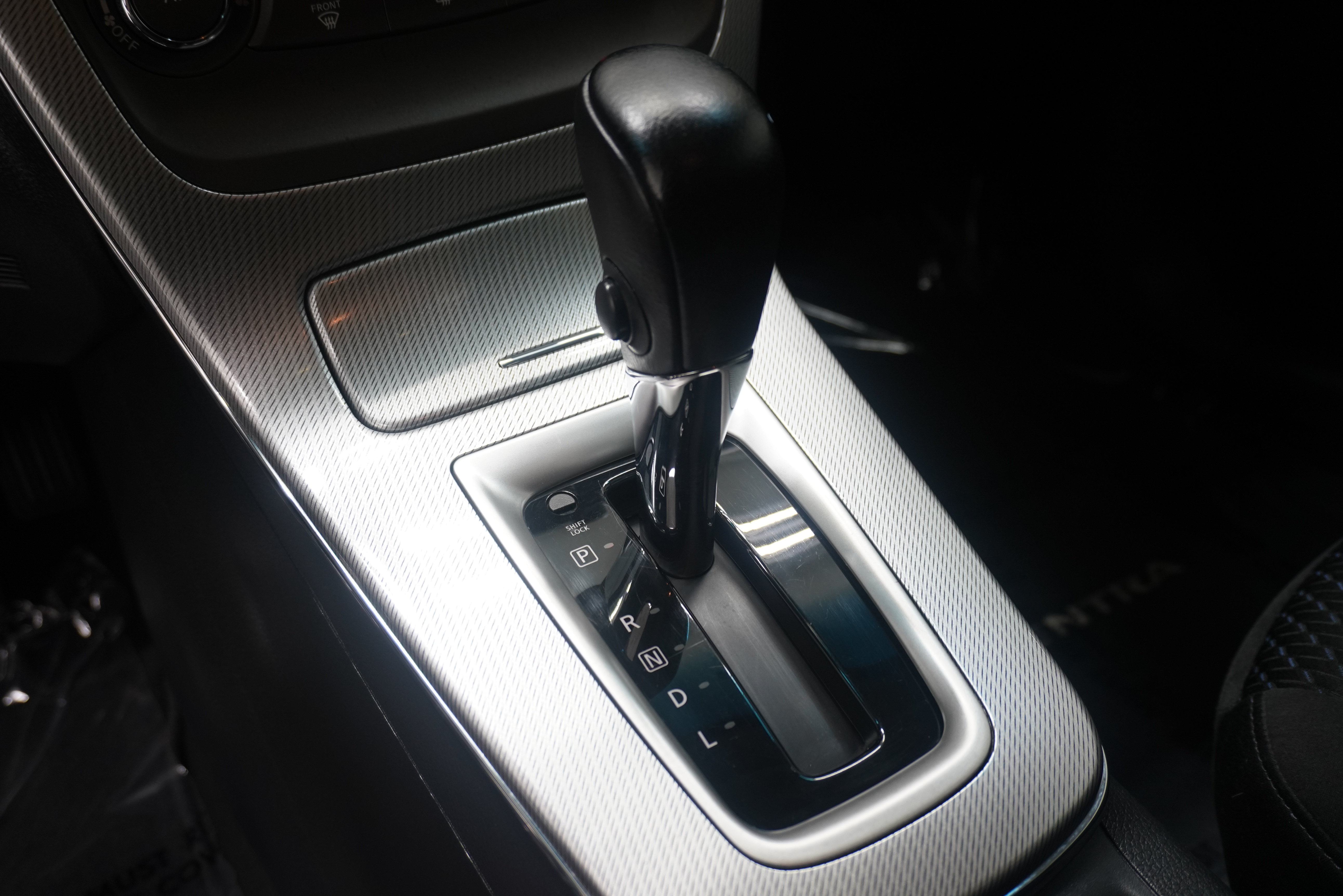 Used 2014 Nissan Sentra SR w/ SR Driver Package FWD image 18