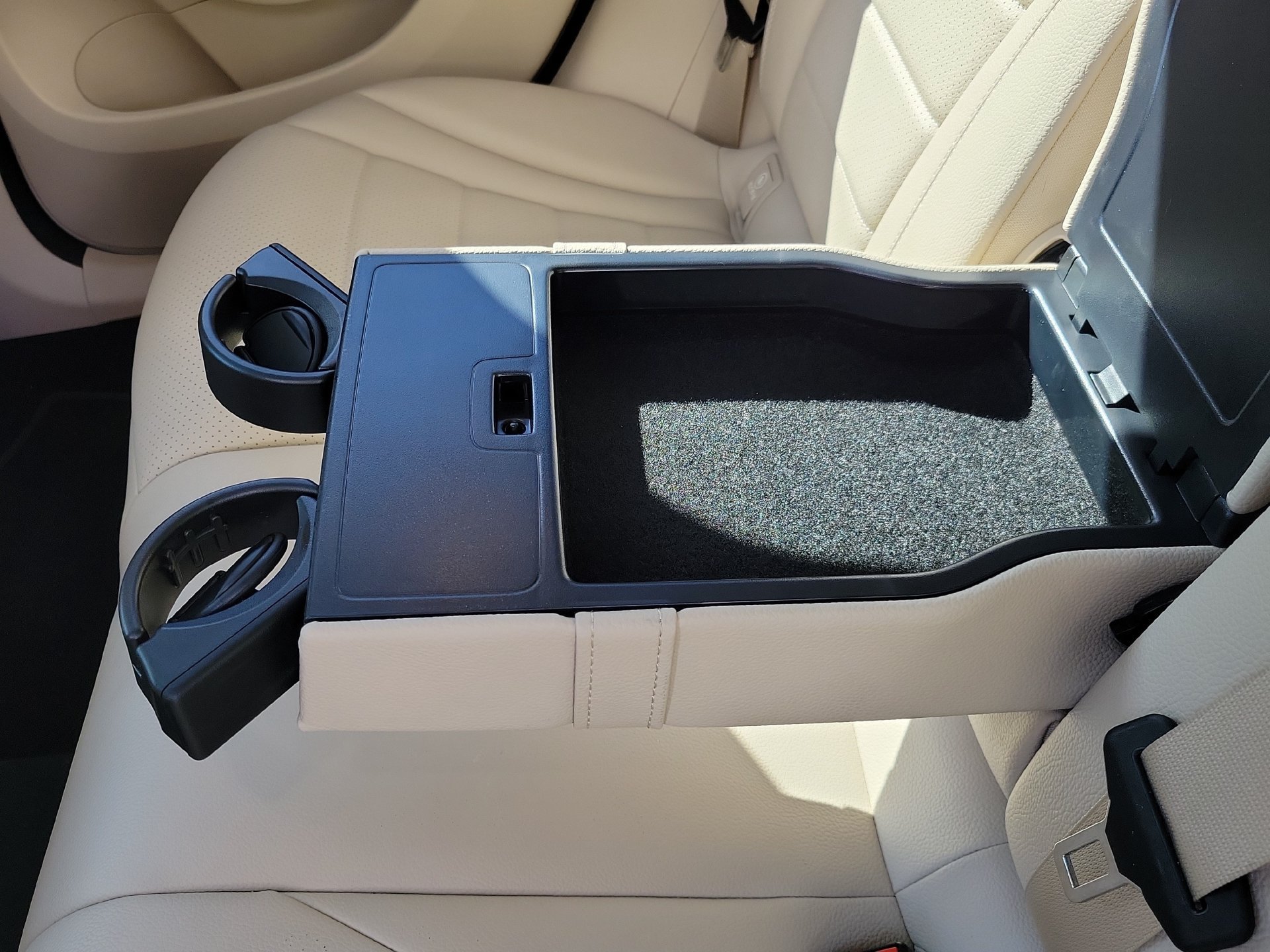 Used 2021 Mercedes-Benz GLC 300 w/ Premium Package image 23