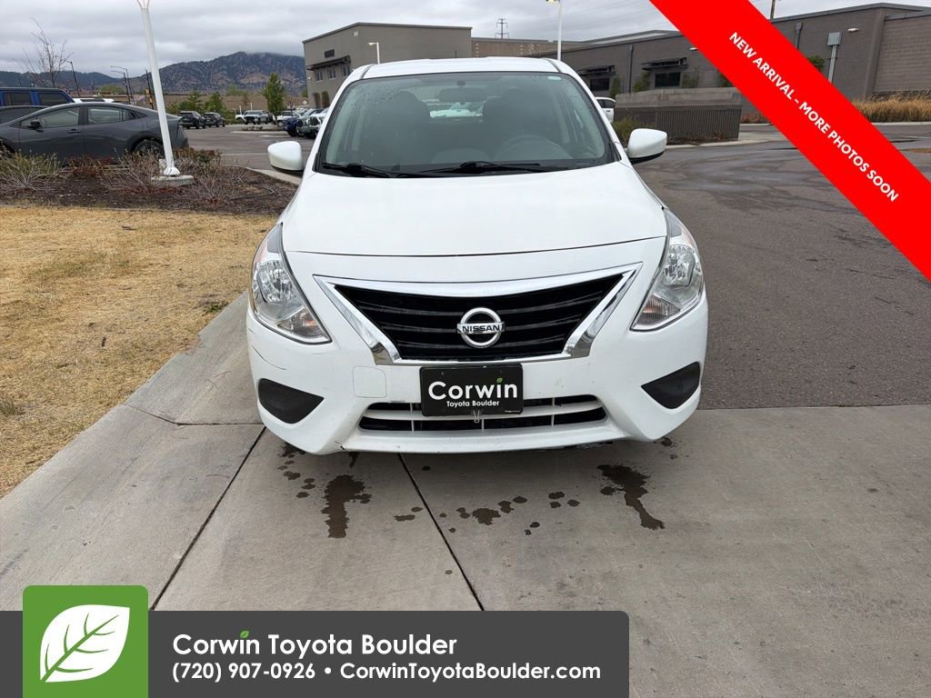 Used 2018 Nissan Versa SV FWD image 2