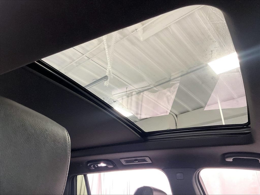 Used 2024 Cadillac XT6 Luxury w/ LPO, Floor Liner Package AWD/4WD image 23
