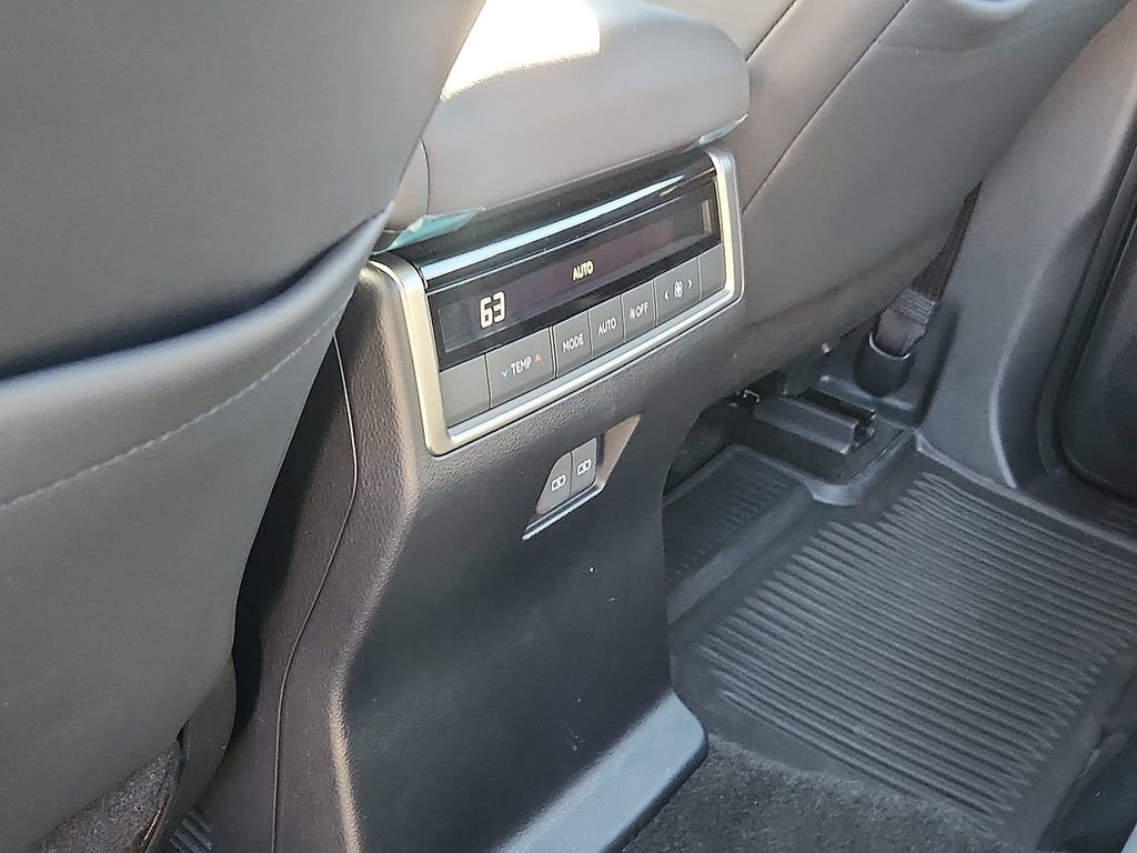 Used 2024 Lexus GX 550 image 11