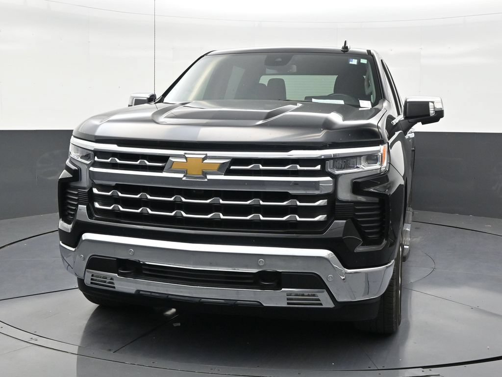 Used 2024 Chevrolet Silverado 1500 LTZ RWD image 8