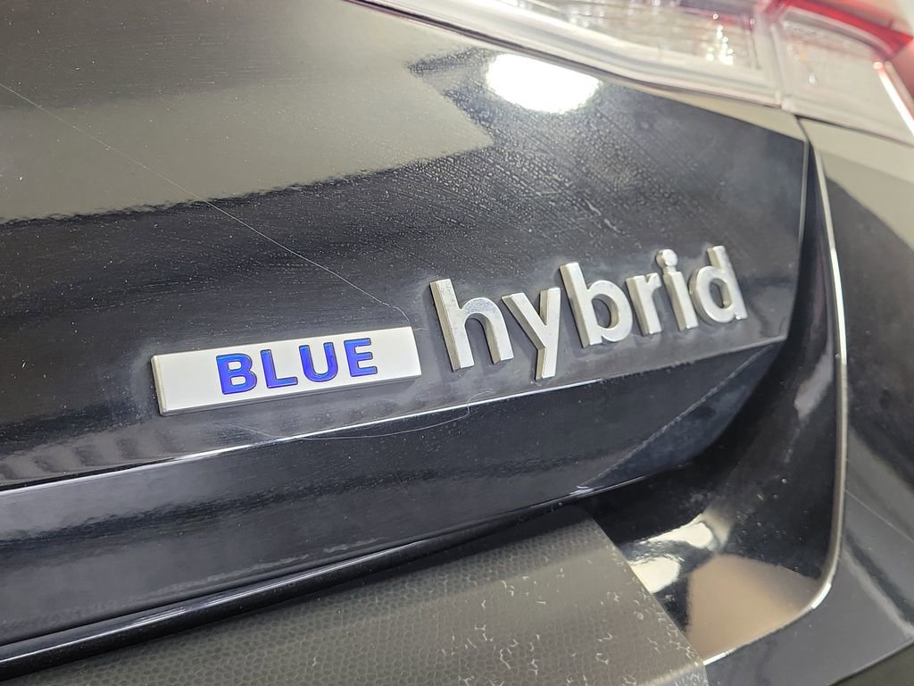 Used 2023 Hyundai Elantra Blue image 7