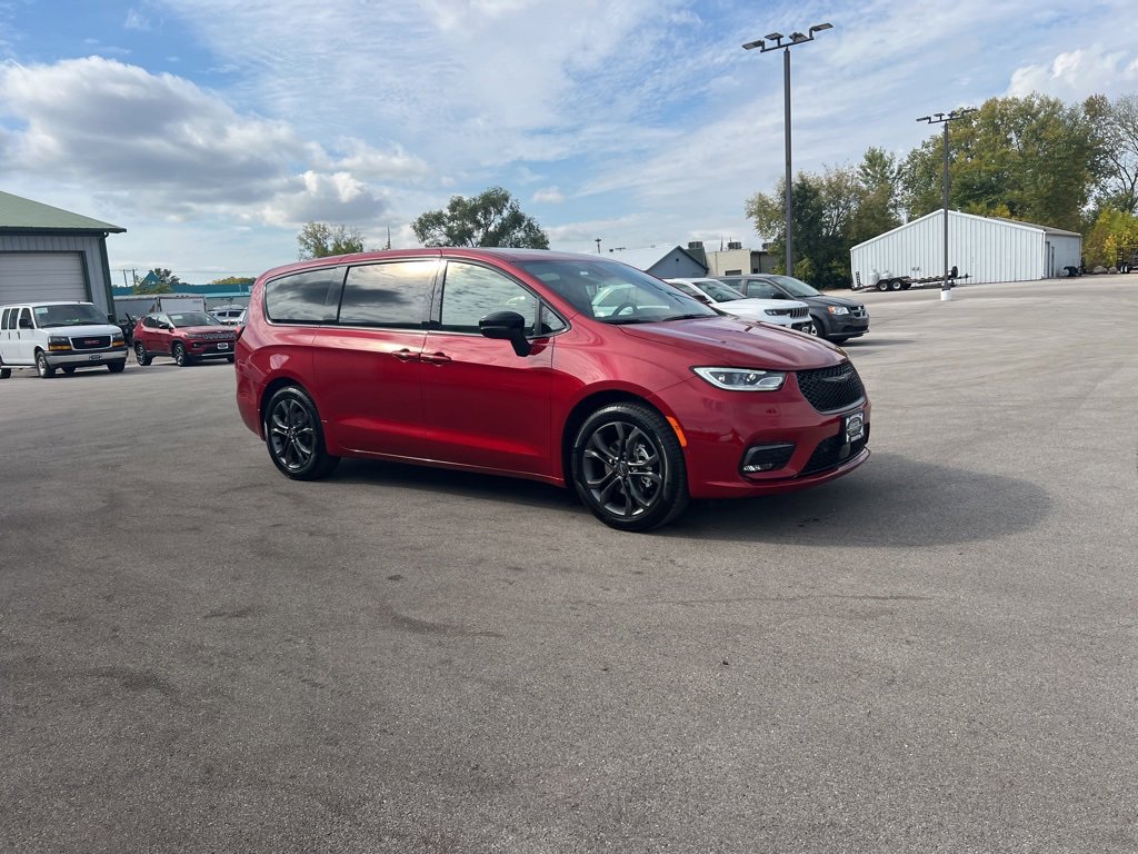 New 2026 Chrysler Pacifica Select image 35