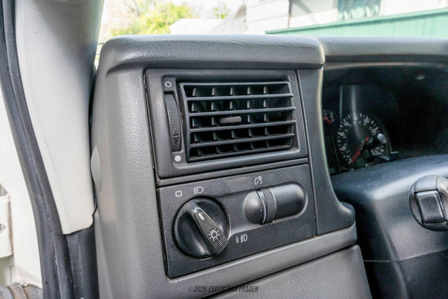 Used 2003 Volkswagen Eurovan MV FWD image 32