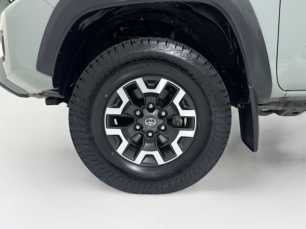 Used 2022 Toyota Tacoma TRD Off-Road w/ TRD Premium Off Road Package image 32