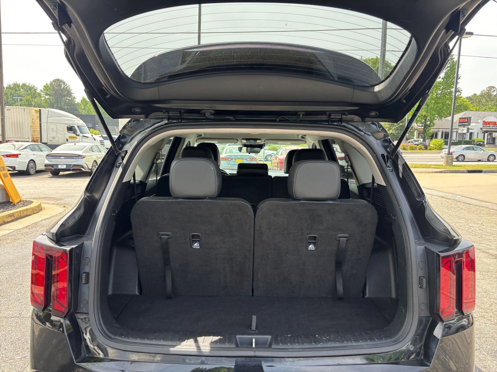 Used 2024 Kia Sorento S image 33