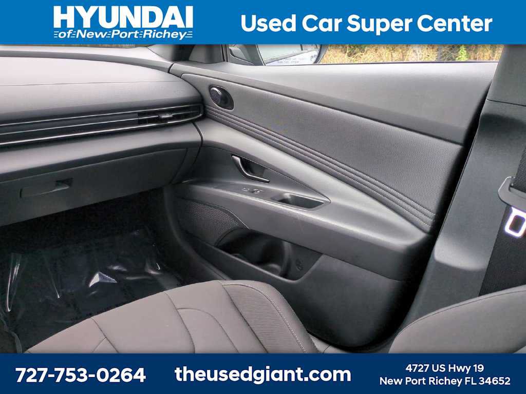 Used 2025 Hyundai Elantra Sport FWD image 17