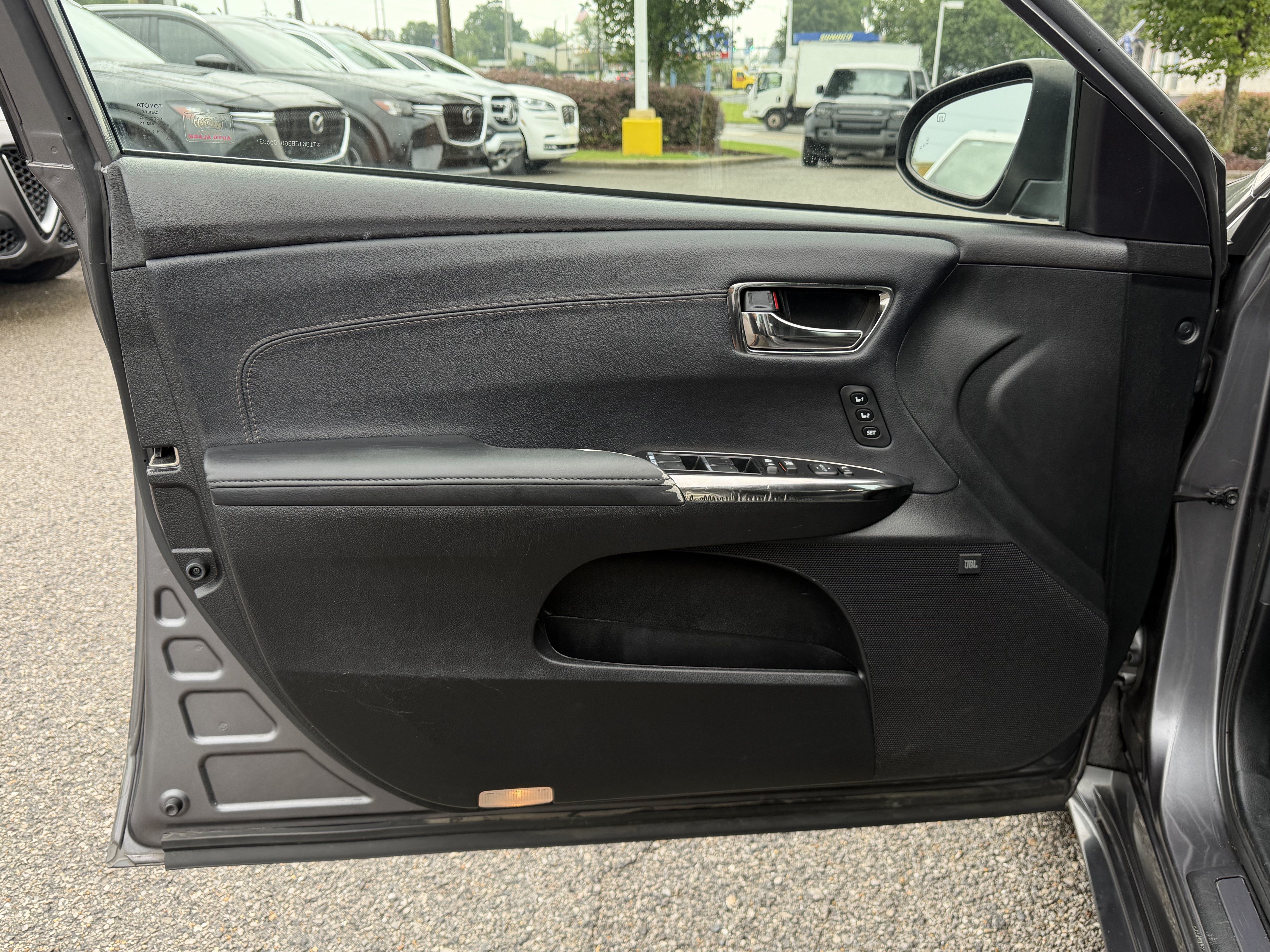 Used 2016 Toyota Avalon Limited w/ Toyota Safety Sense Package FWD image 14