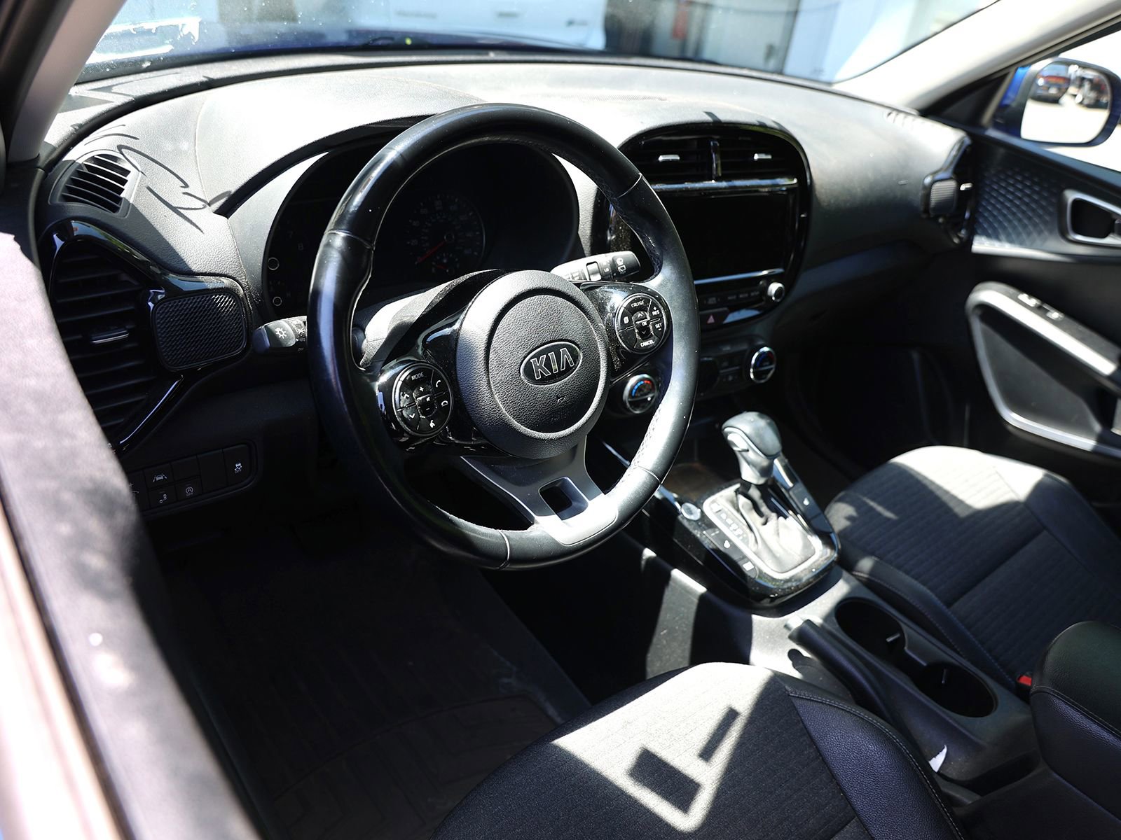 Used 2020 Kia Soul EX w/ Option Group 015 FWD image 9