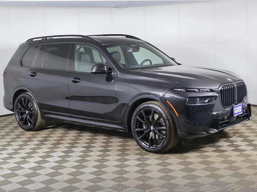Used 2023 BMW X7 xDrive40i w/ M Sport Package image 2