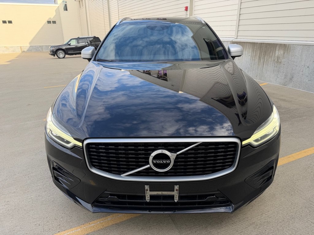 Used 2018 Volvo XC60 T5 R-Design w/ Convenience Package AWD/4WD image 8