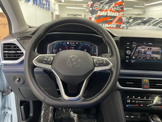 Used 2025 Volkswagen Taos SEL w/ Black Wheel Plus Package AWD/4WD image 15