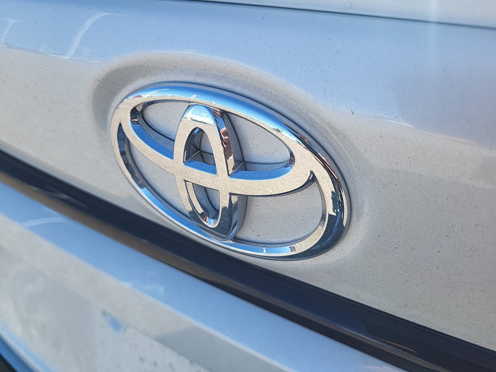 Used 2026 Toyota Corolla SE w/ SE Premium Package FWD image 8