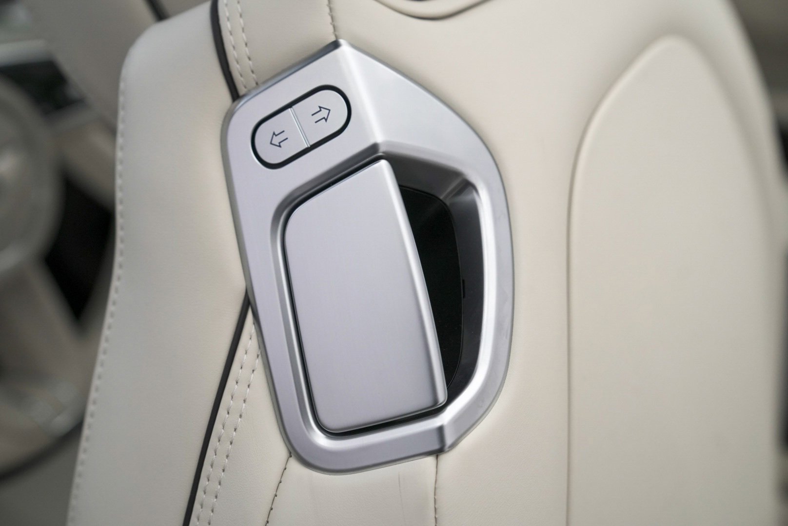 Used 2023 Bentley Continental GT Azure image 22