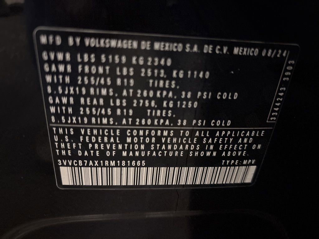 Used 2024 Volkswagen Tiguan SE R-Line image 13