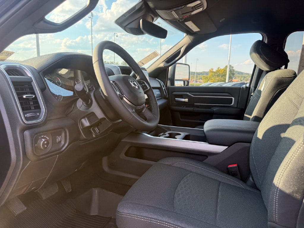 New 2027 RAM 2500 Big Horn AWD/4WD image 4