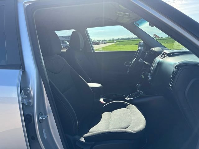 Used 2019 Kia Soul FWD image 19
