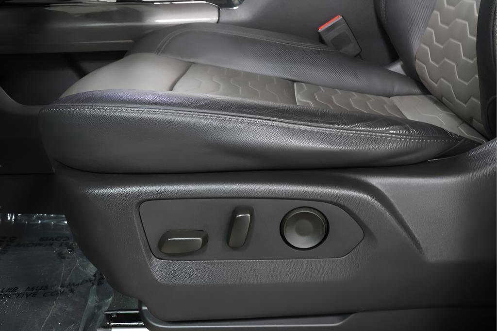 Used 2024 Chevrolet Silverado 1500 ZR2 w/ Technology Package AWD/4WD image 19