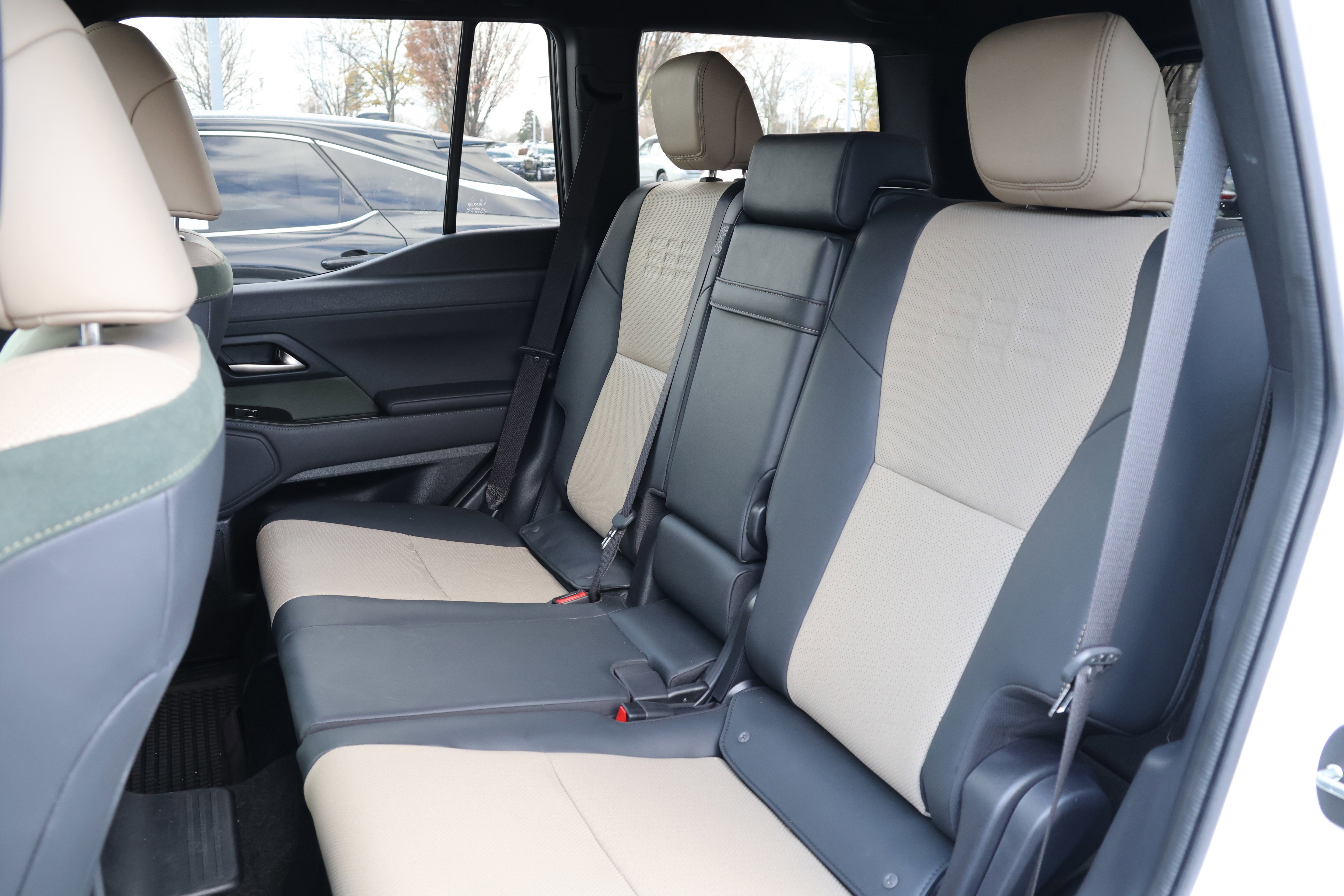 Used 2024 Lexus GX 550 image 35