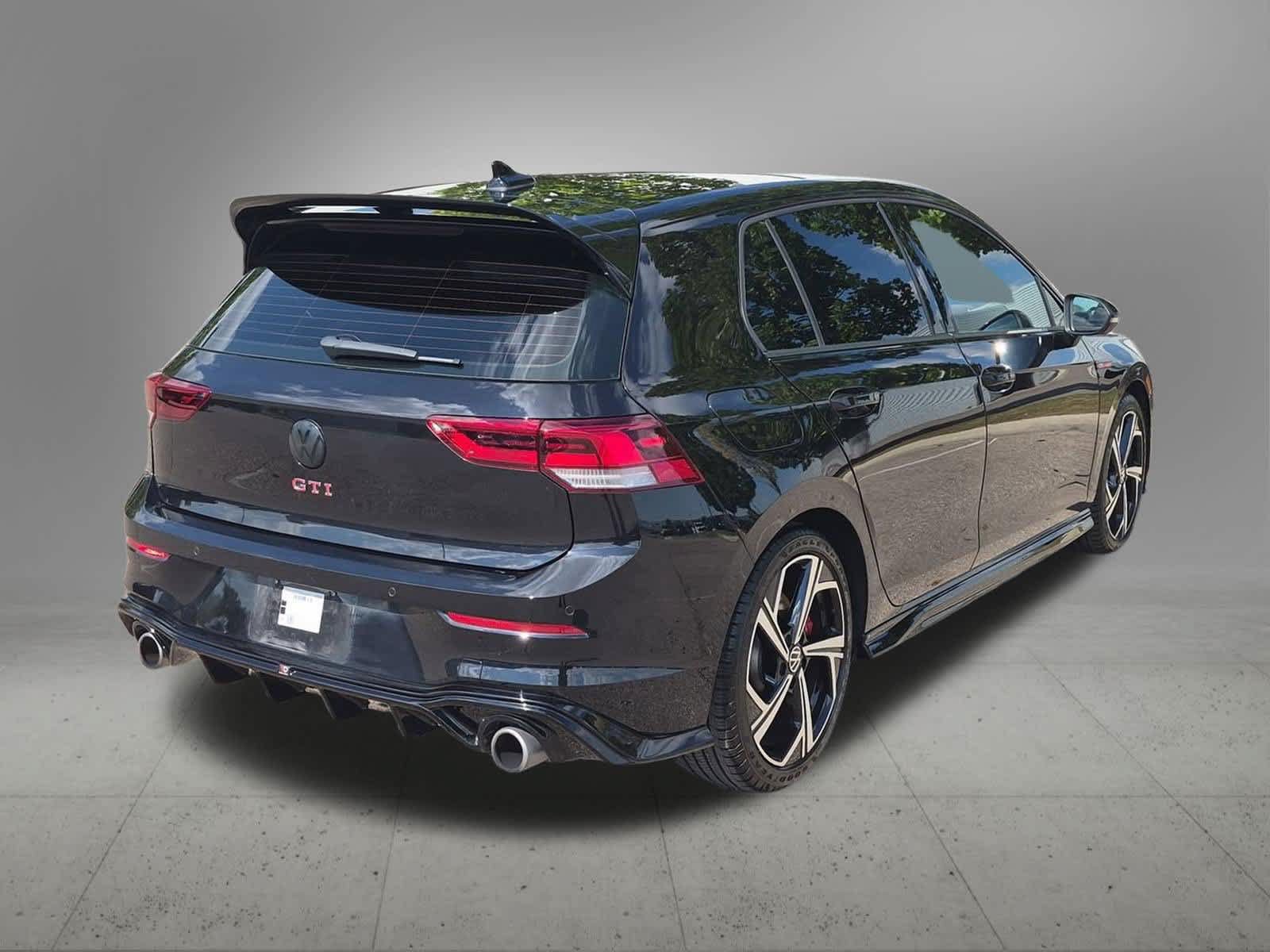 Used 2024 Volkswagen GTI SE FWD image 6