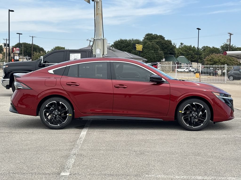 New 2027 Nissan Sentra SR w/ Floor Mat Package FWD image 2