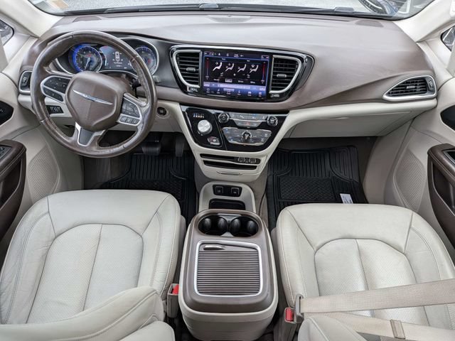 Used 2021 Chrysler Pacifica Touring-L FWD image 15