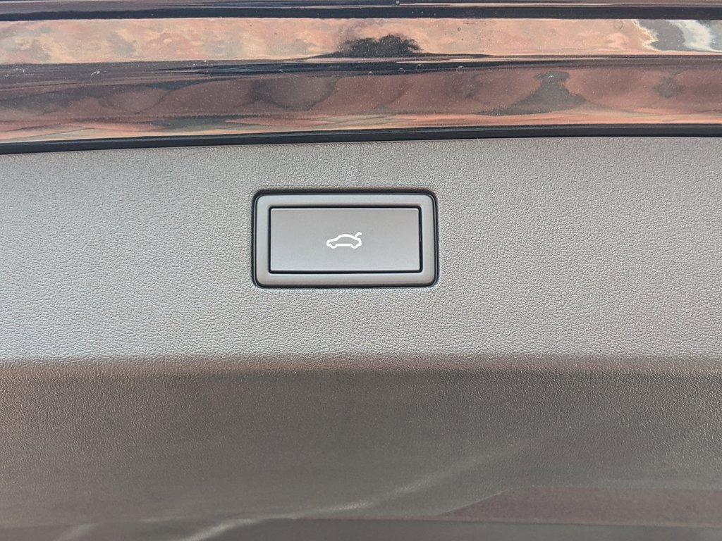 New 2025 Volkswagen Tiguan SE image 29