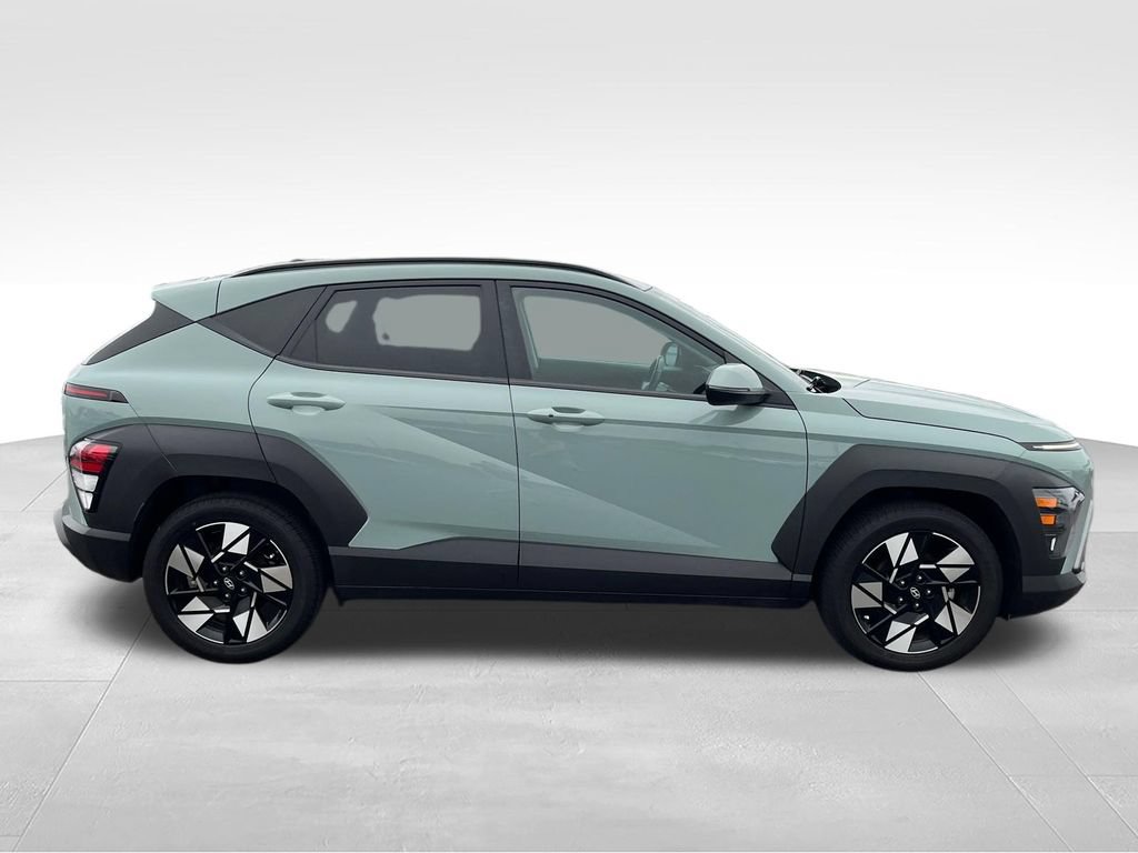 Used 2025 Hyundai Kona SEL FWD image 7