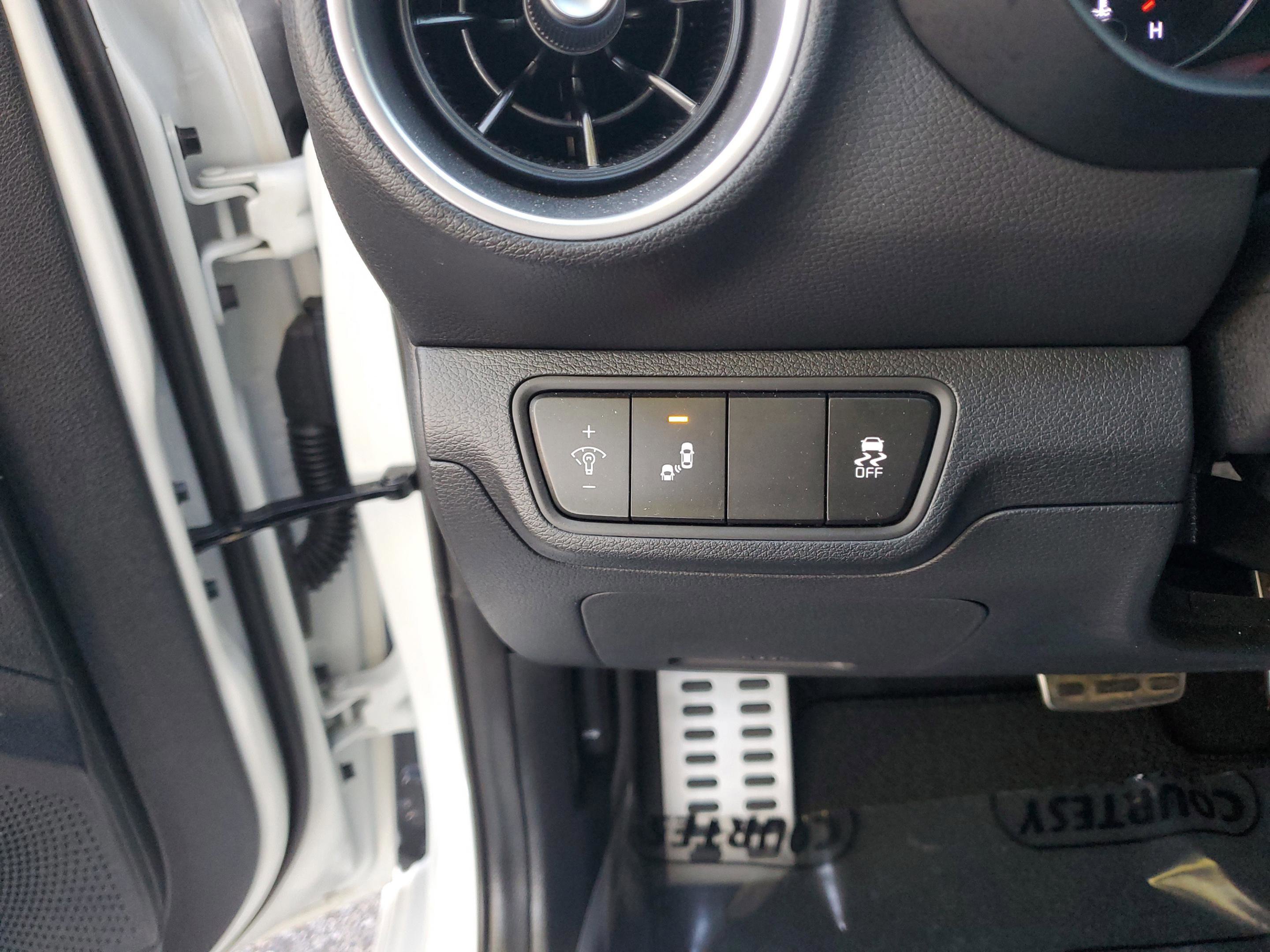 Certified 2024 Kia Forte GT-Line FWD image 27