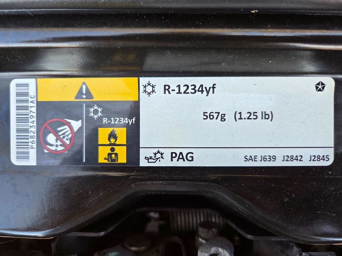 Used 2018 Jeep Grand Cherokee Altitude RWD image 53