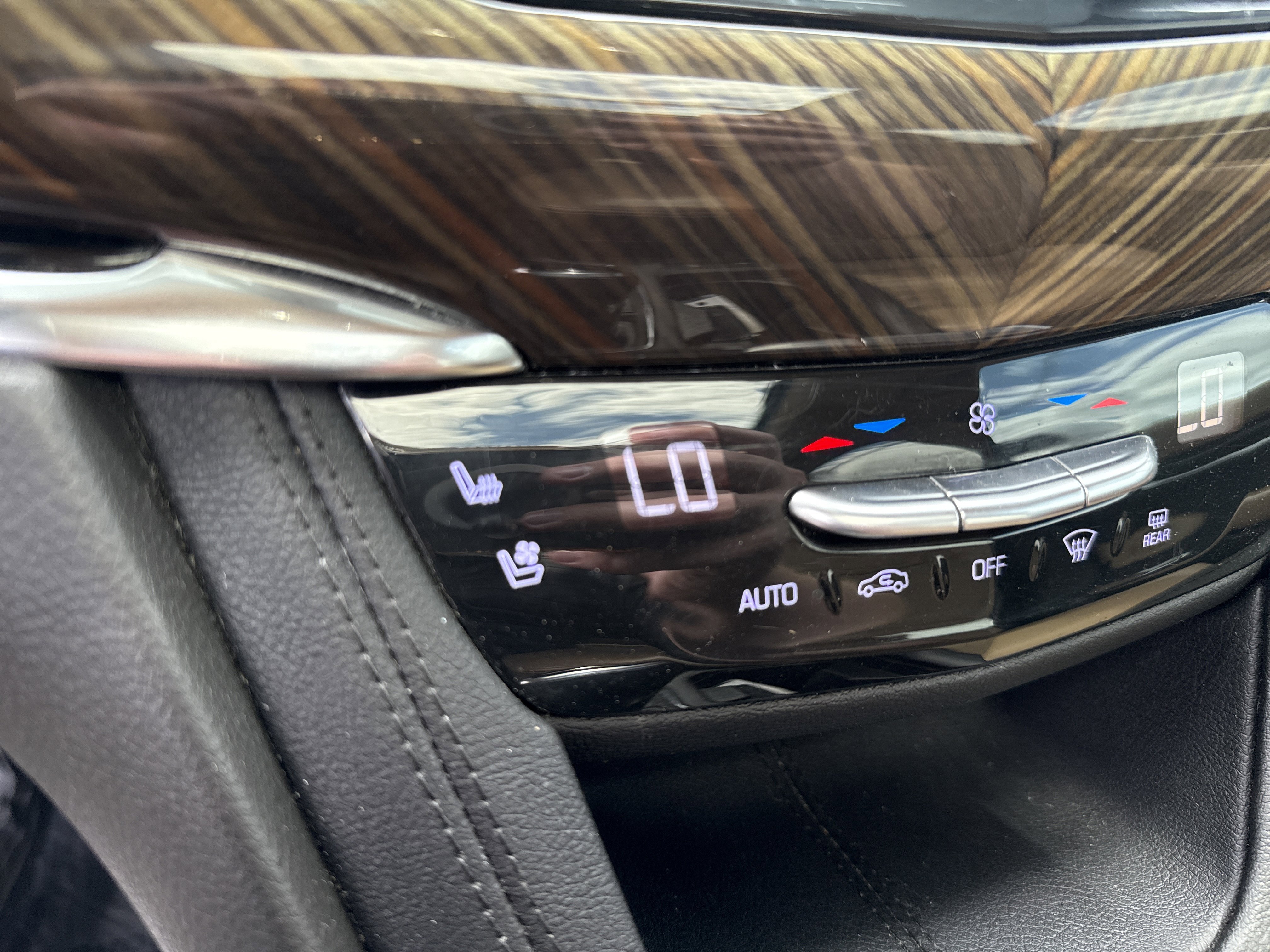 Used 2022 Cadillac XT6 Premium Luxury w/ Platinum Package AWD/4WD image 46