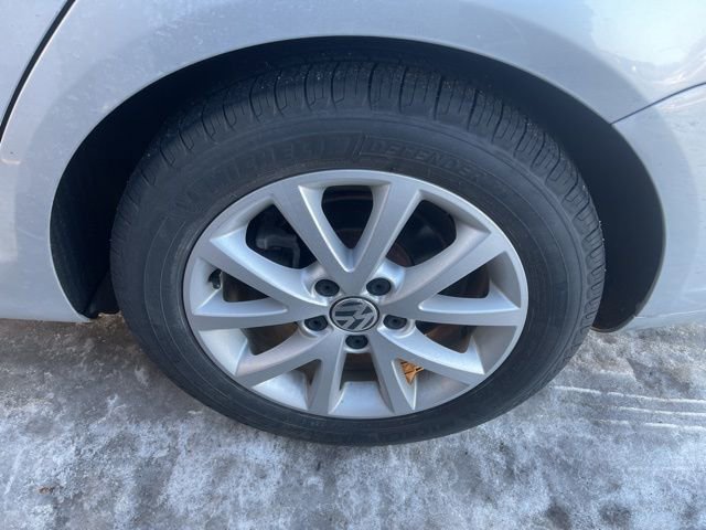 Used 2013 Volkswagen Jetta SportWagen image 9