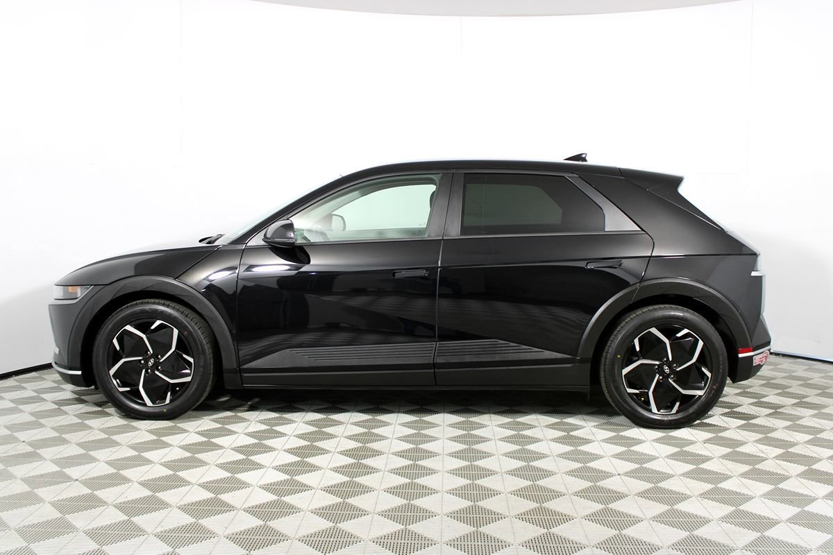 Used 2023 Hyundai Ioniq 5 SE w/ Cargo Package image 32