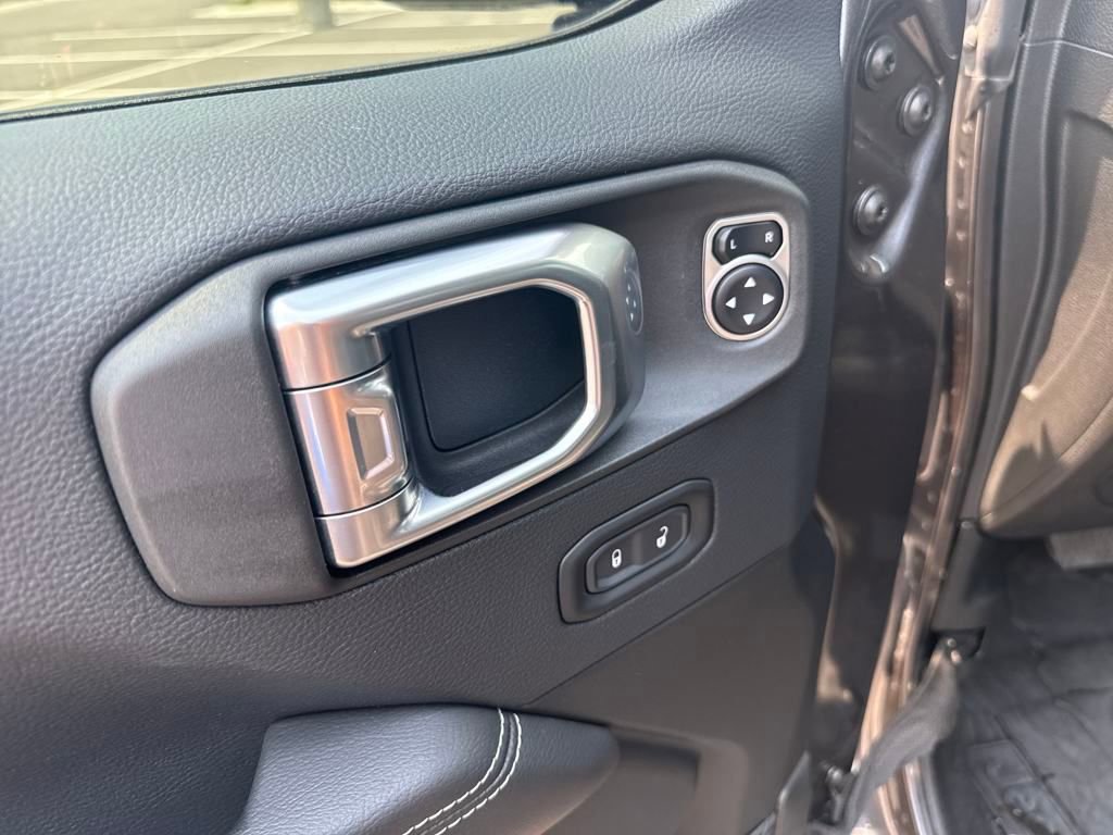 Used 2019 Jeep Wrangler Unlimited Sahara w/ Quick Order Package 24M Moab image 19