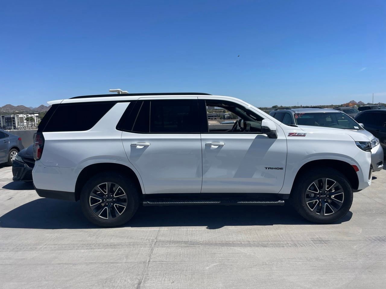 Used 2022 Chevrolet Tahoe Z71 w/ Luxury Package image 3