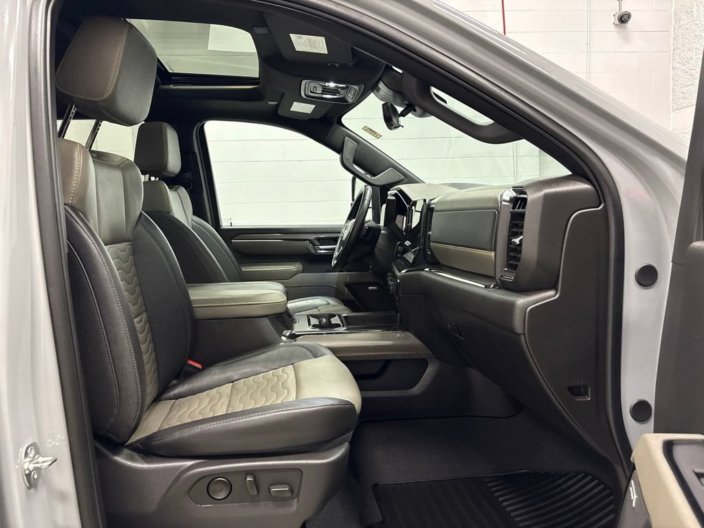 Used 2025 Chevrolet Silverado 2500 ZR2 w/ Technology Package AWD/4WD image 37