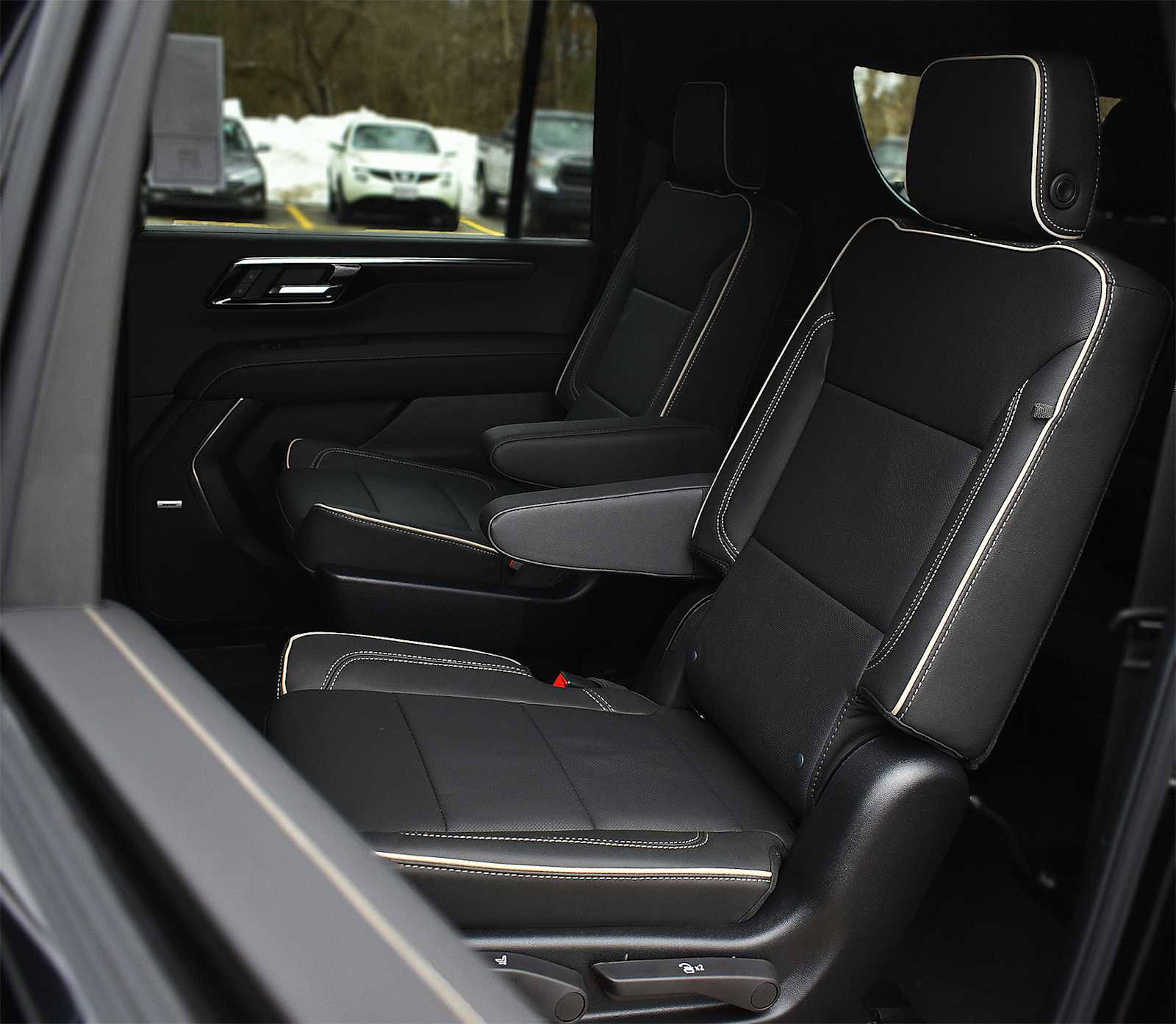 New 2026 Chevrolet Suburban Premier image 12