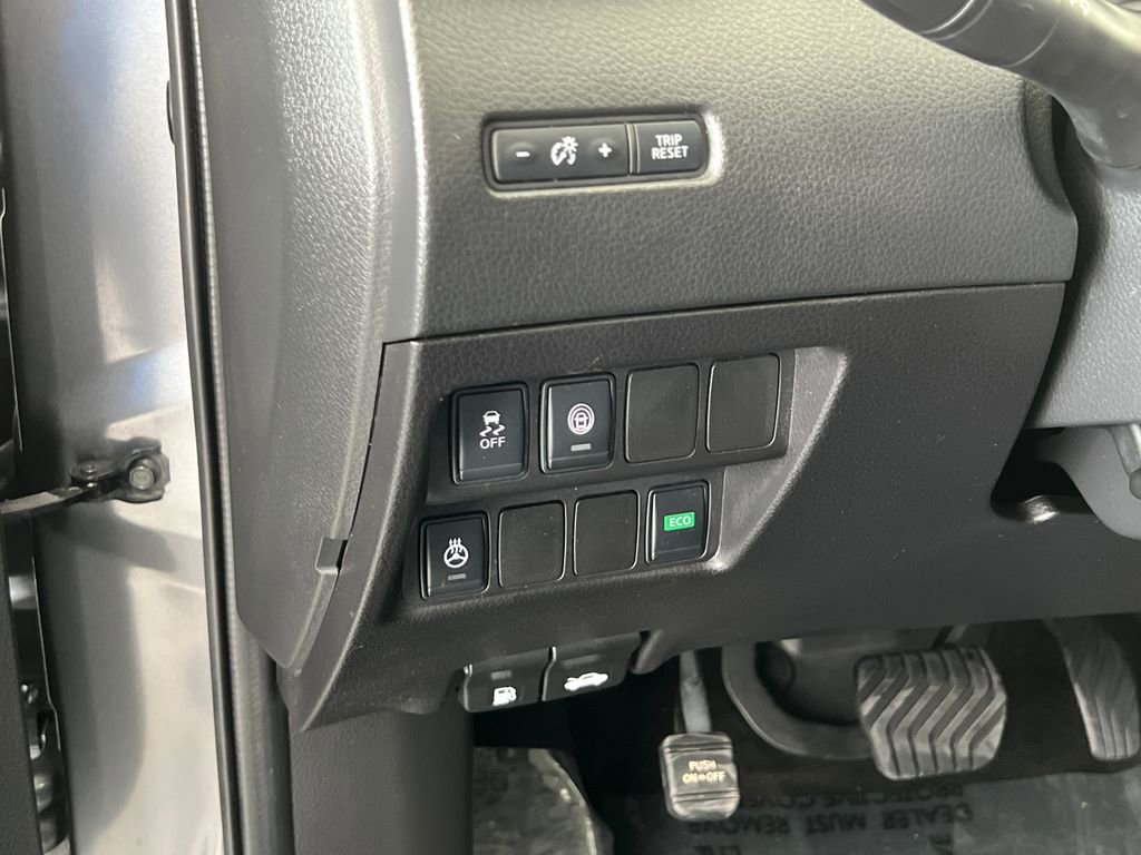 Used 2017 Nissan Rogue Sport SL w/ SL Premium Package FWD image 33