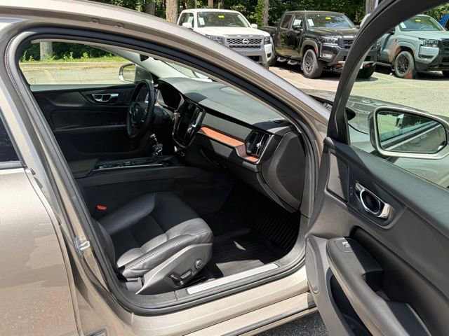 Used 2019 Volvo S60 T6 Momentum w/ Multimedia Package AWD/4WD image 36