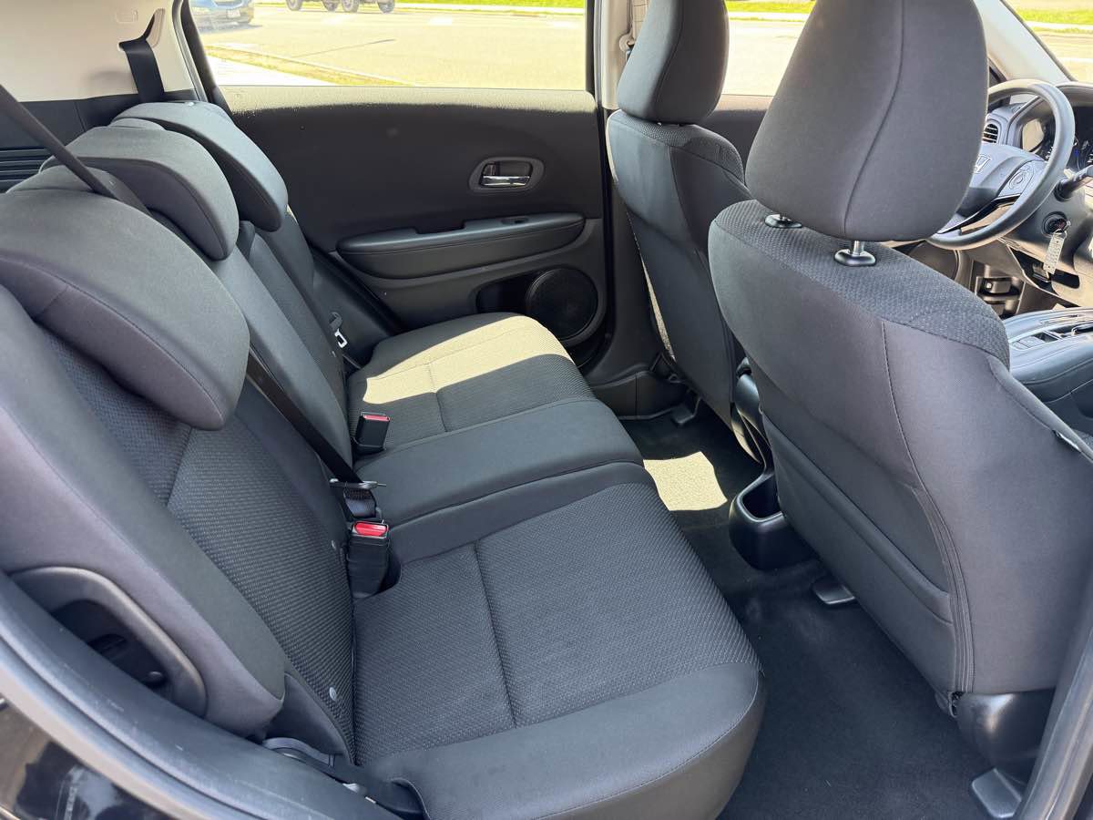 Used 2016 Honda HR-V LX image 16