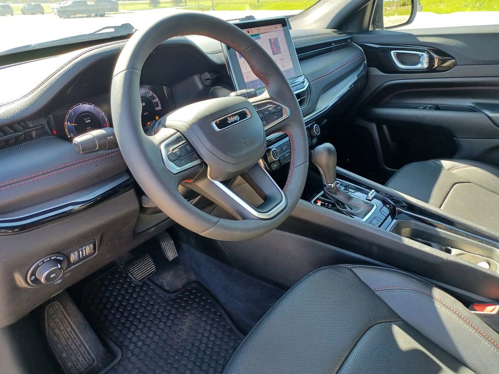 Used 2024 Jeep Compass Trailhawk w/ Trailhawk Elite Group AWD/4WD image 15