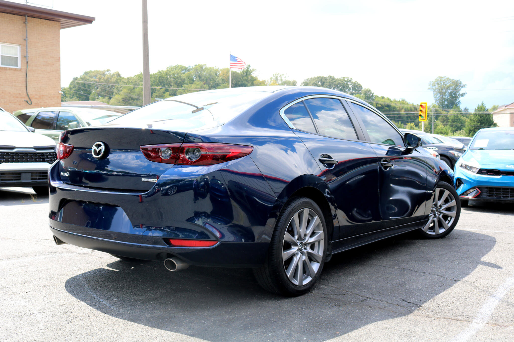 Used 2021 MAZDA MAZDA3 s image 2