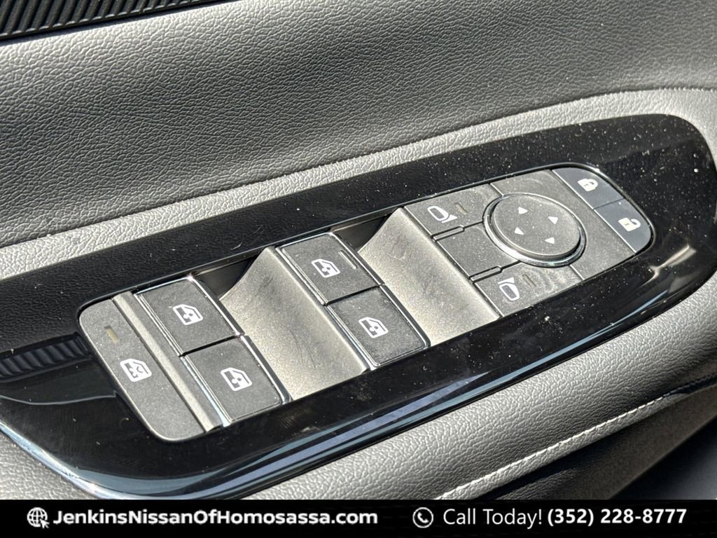 Certified 2025 Nissan Murano SV image 30