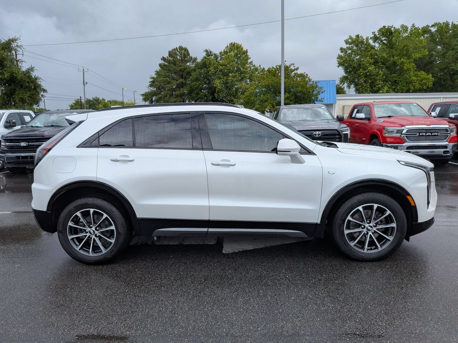 Used 2024 Cadillac XT4 Sport w/ Cold Weather Package FWD image 2