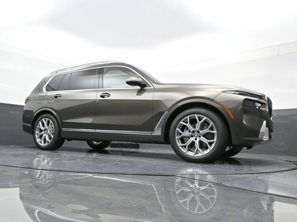 New 2025 BMW X7 xDrive40i image 32