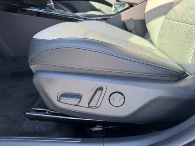 Certified 2025 Kia Niro SX Touring FWD image 49